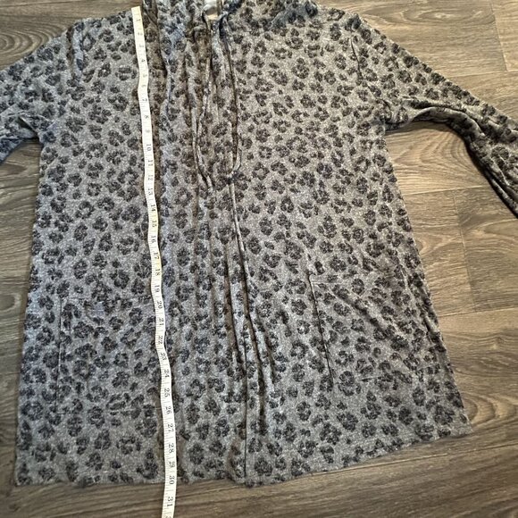 Lucky Brand Cardigan Sweater Size Large Hooded Gray Leopard Print Lightweight - Picture 6 of 14